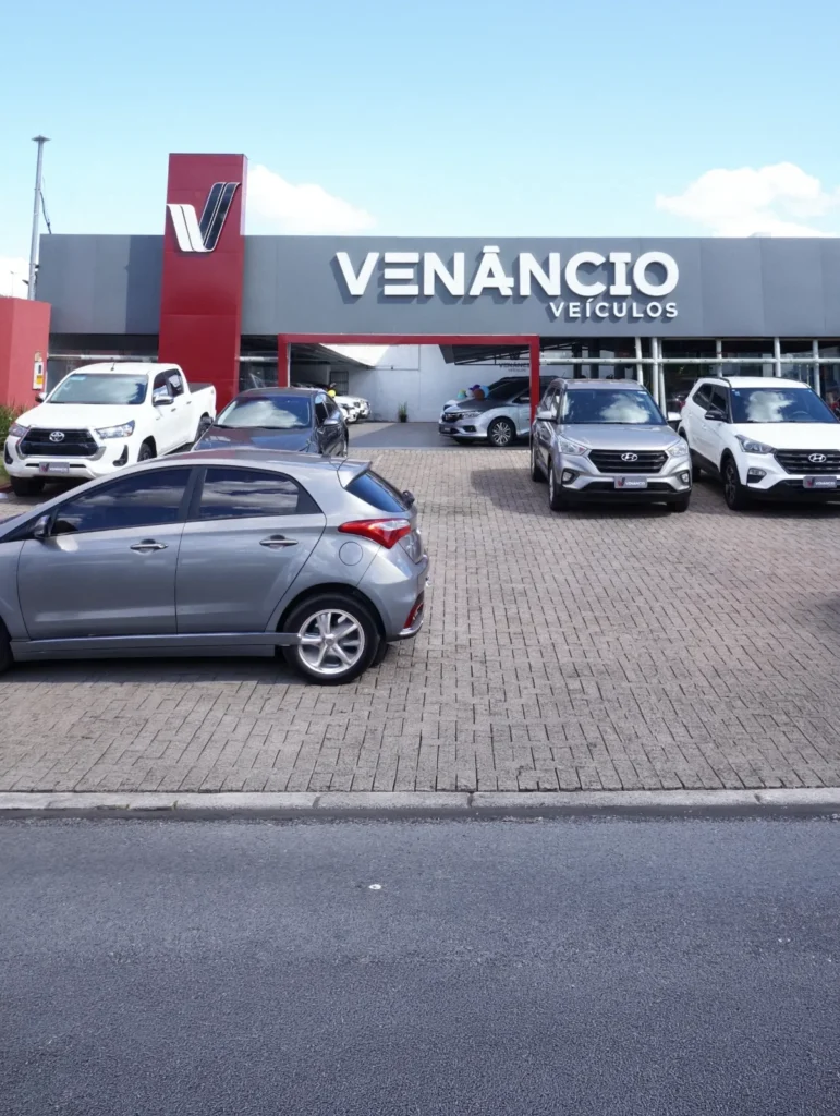 Teste q1 q1 seminovo à venda na Venâncio Veículos em Goiânia